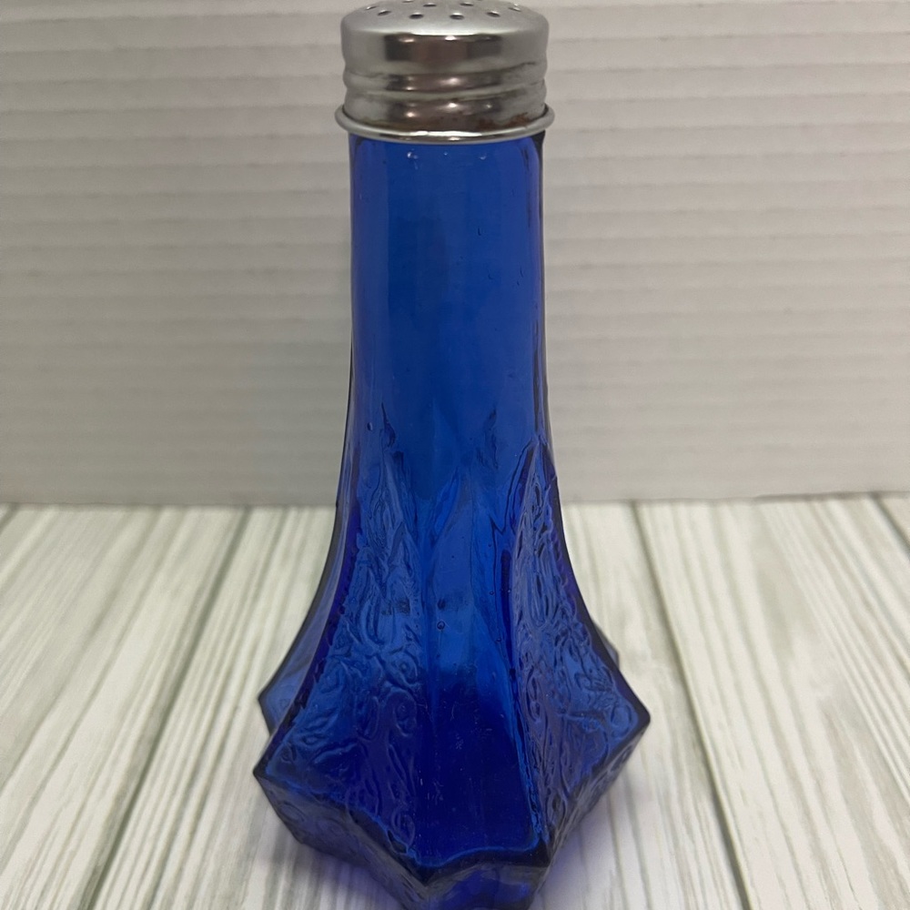 Vintage 1970’s Reproduction Mayfair Open Rose Patterned Cobalt Blue Shaker